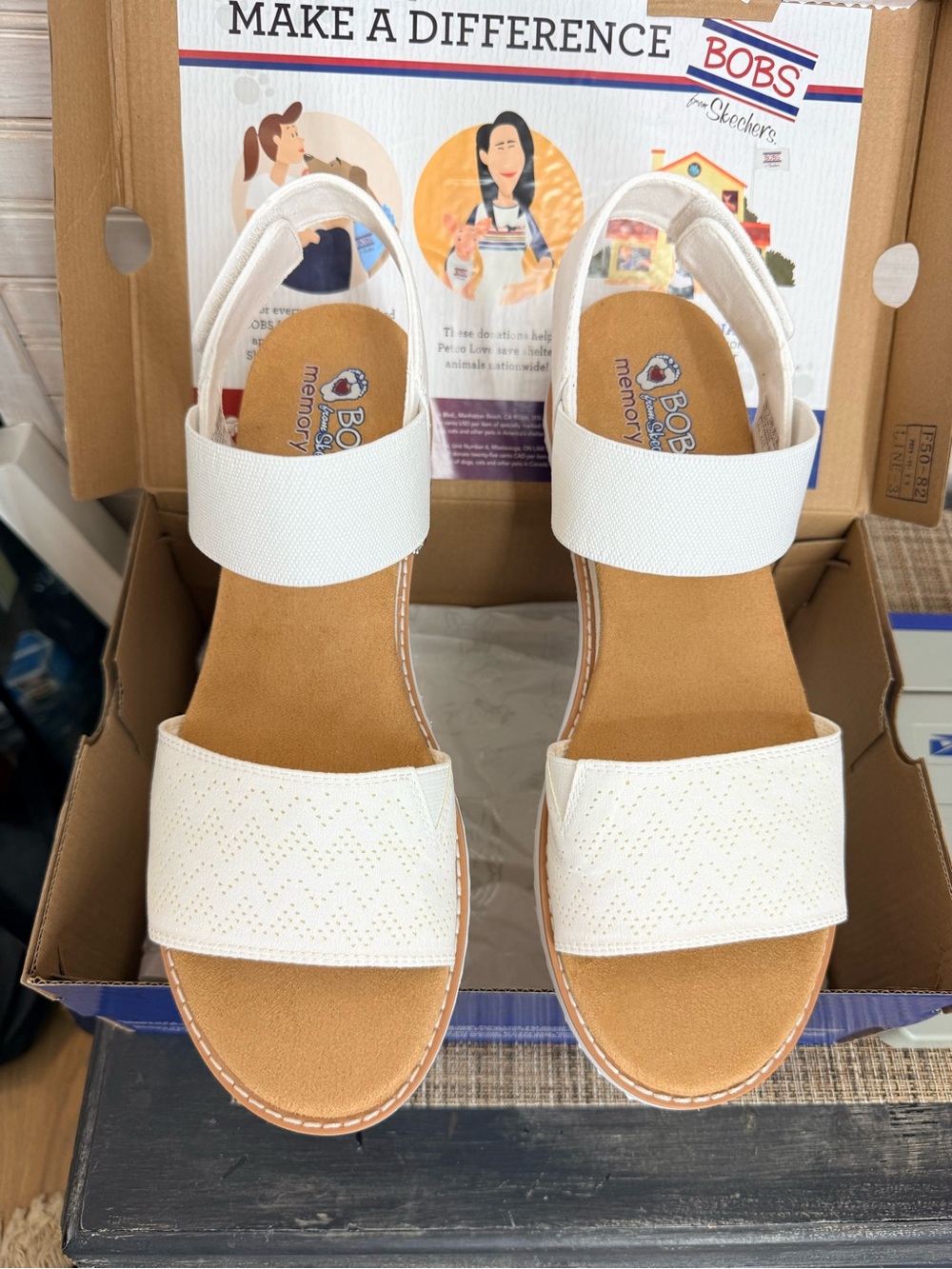 NIB Bobs from Sketchers Women’s 10 Desert Kiss Sandal Off-White